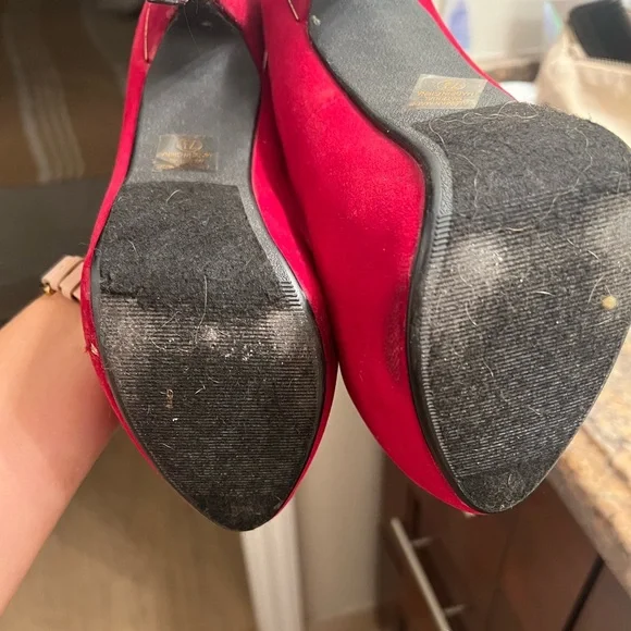 Red High Heels - Picture 3 of 9